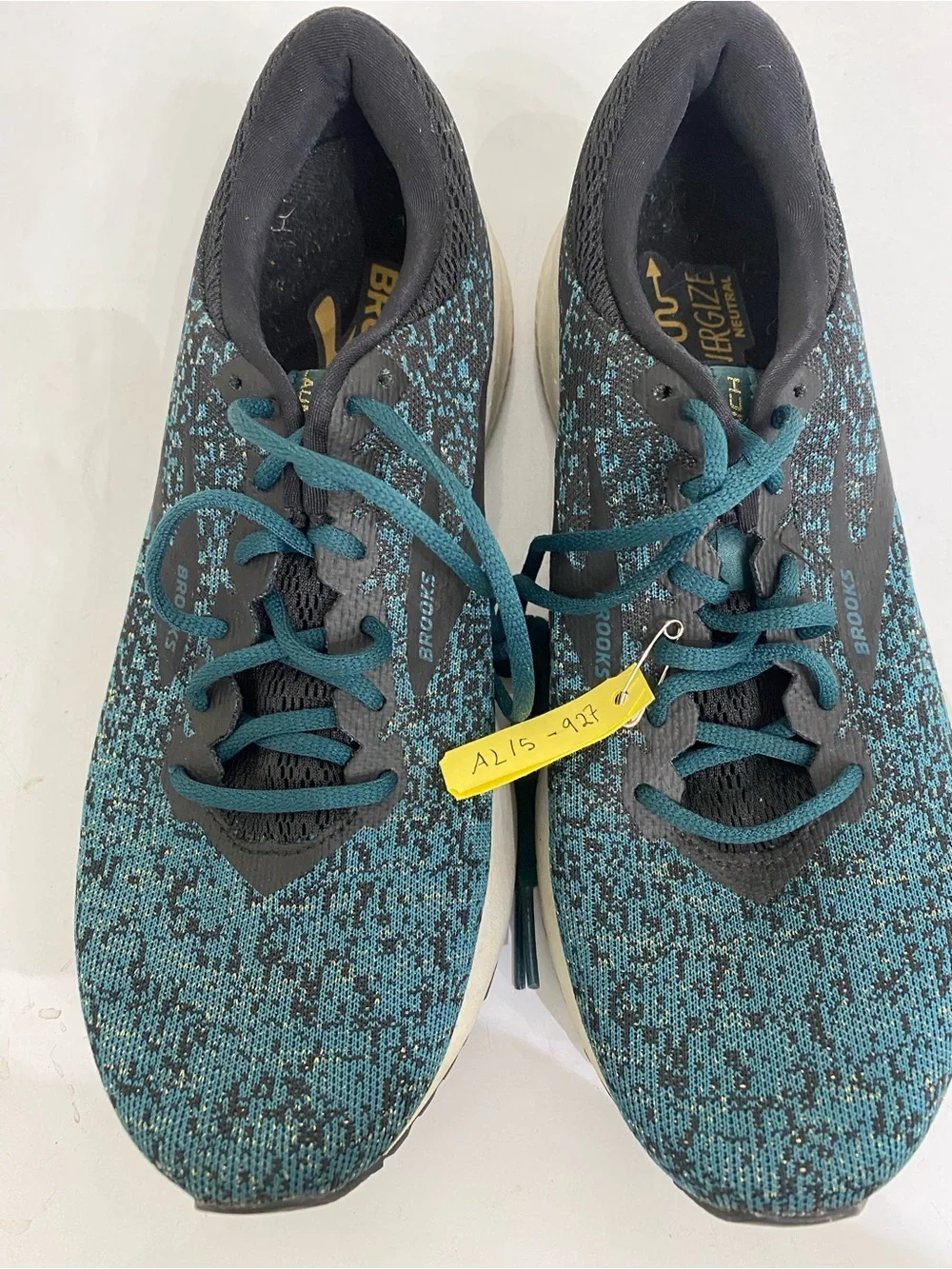Brooks Women's Launch 6 Teal and Black Running Shoes